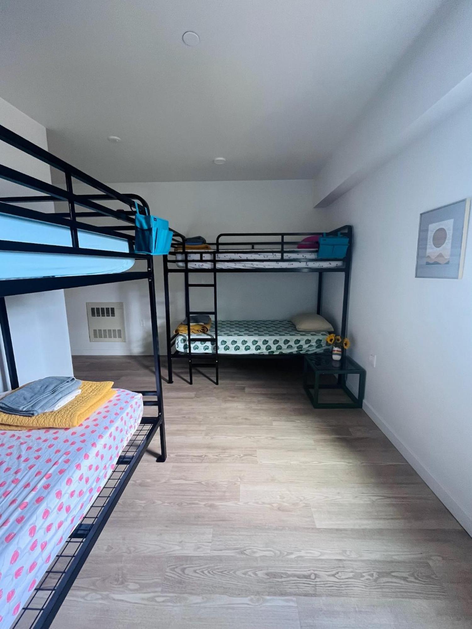 Single Bed in Dormitory Room,1503273346:JPEG